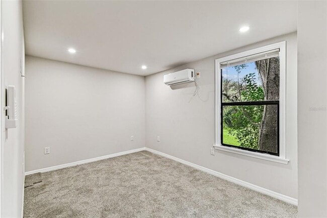 Building Photo - 1006 E 26th Ave