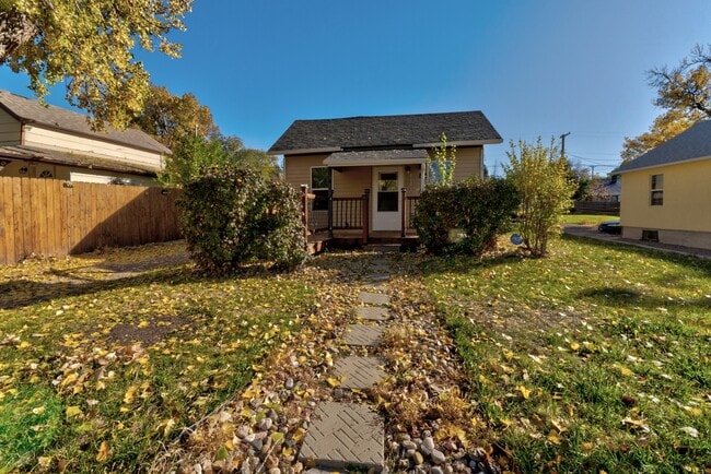 Building Photo - 812 Allen Ave