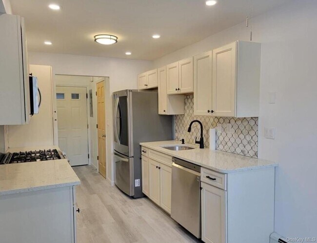 Building Photo - 100 Hillside Dr