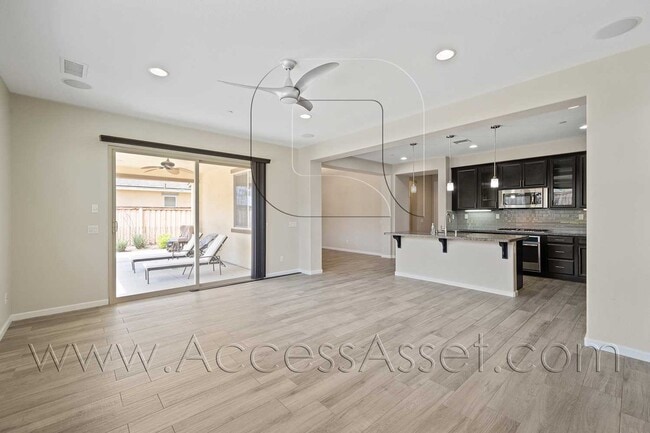 Building Photo - Stunning  Two-Story 4 Bed/3 Bath Home in B...