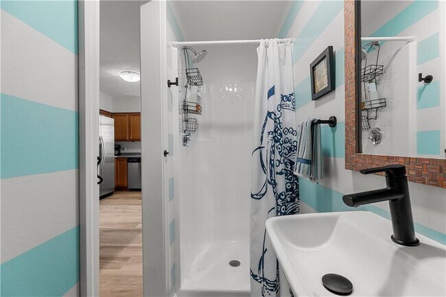 Building Photo - 26-30-30 W Narragansett Ave