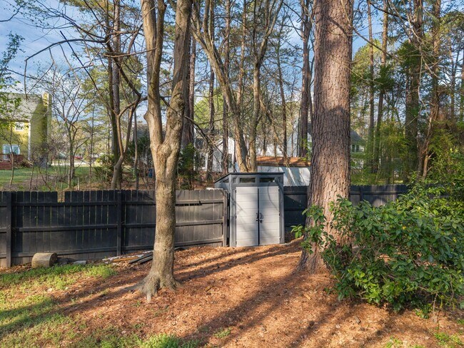 Building Photo - Charming 3BR Home with Large Private Yard Near Downtown Raleigh