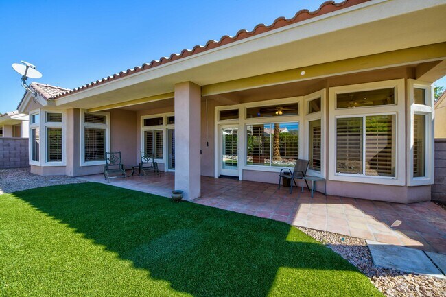 Building Photo - 38537 Fallbrook Ave