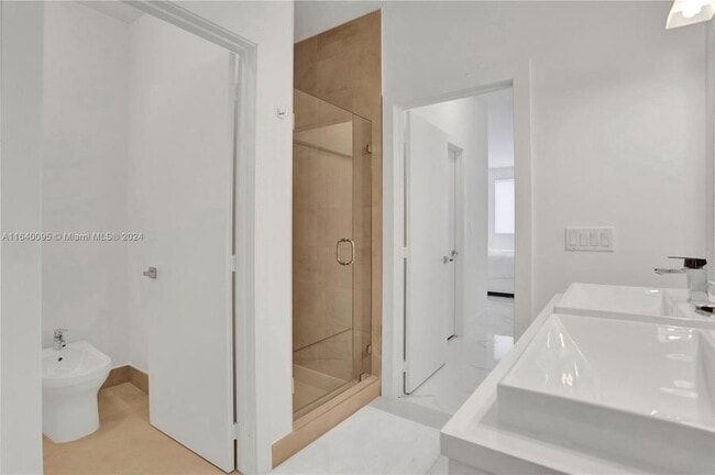 Building Photo - 10271 NW 72nd St