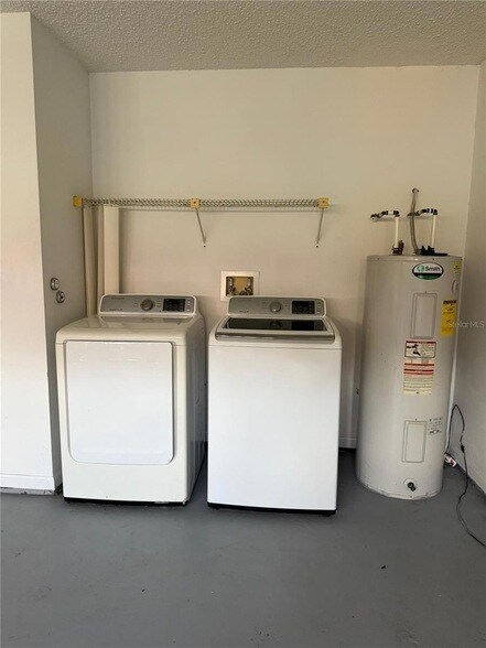 Building Photo - 2833 Falling Tree Cir