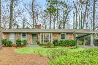 Building Photo - 2323 Tanglewood Cir NE