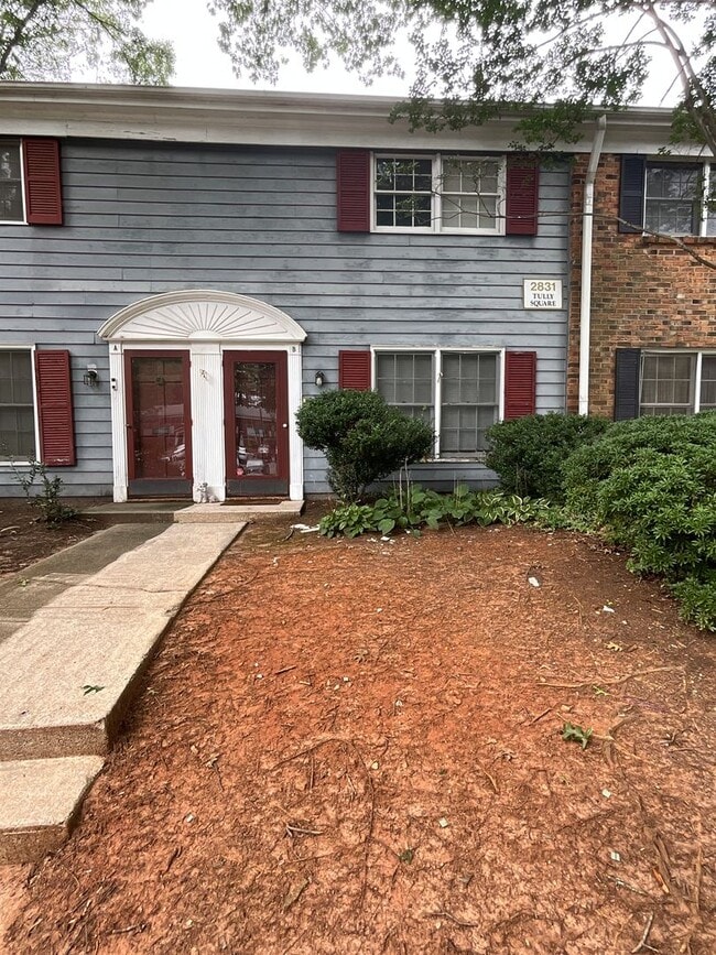 Building Photo - Beautiful 2 Bed 2.5 Bath Townhouse!