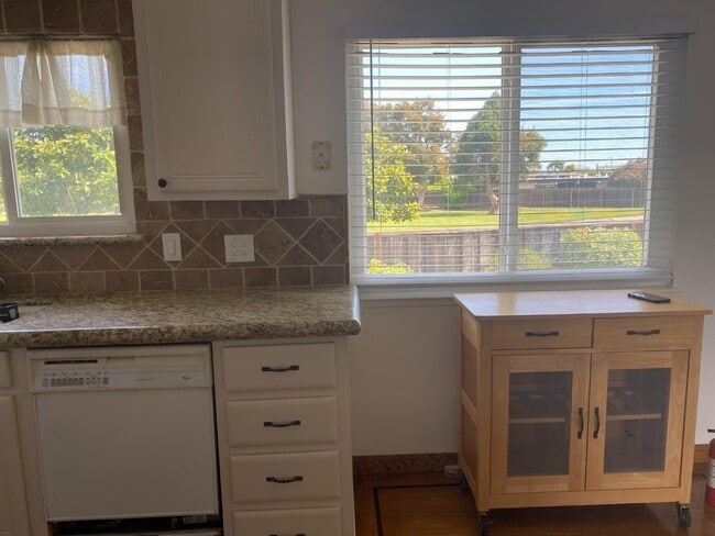 Building Photo - 239 Killdeer Ct