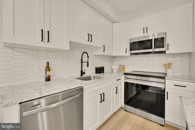 Building Photo - 2610 41st St NW