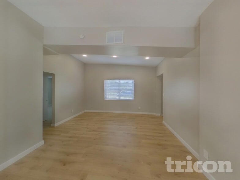 Building Photo - 5827 10th St N