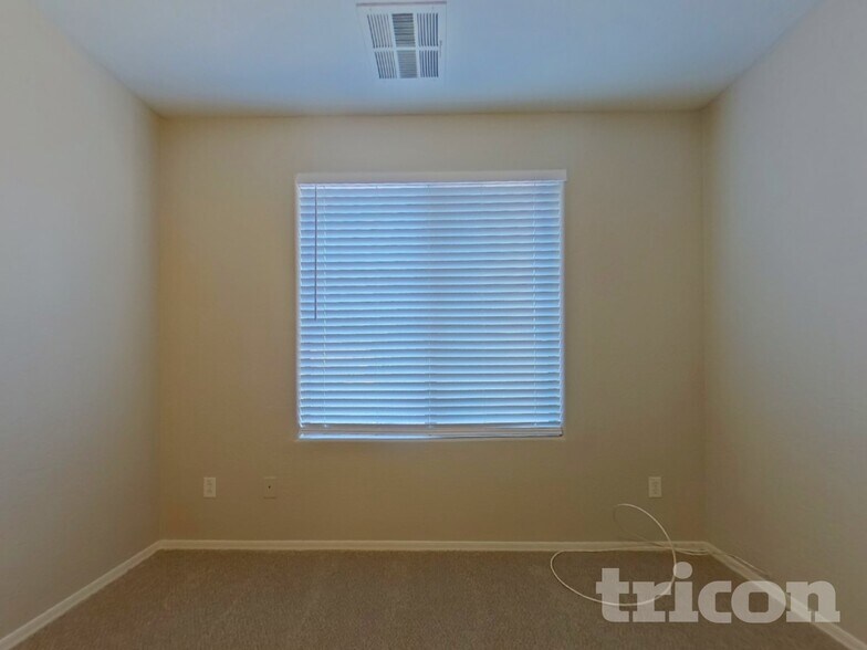 Building Photo - 25768 W Victory St