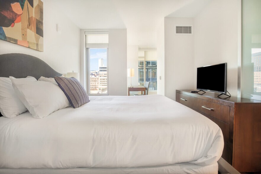 Building Photo - 131 Seaport Blvd