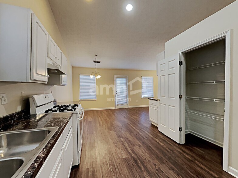 Building Photo - 536 Sydney Walk Ln