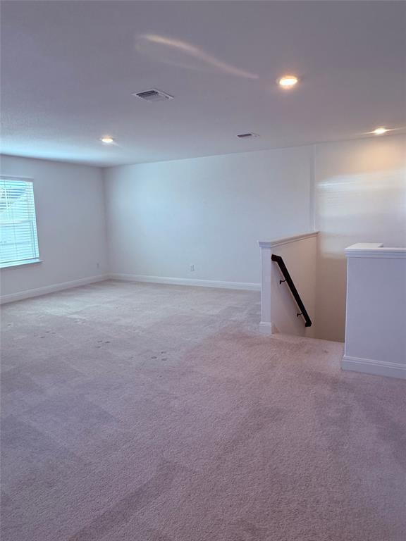 Building Photo - 513 Senca Pk