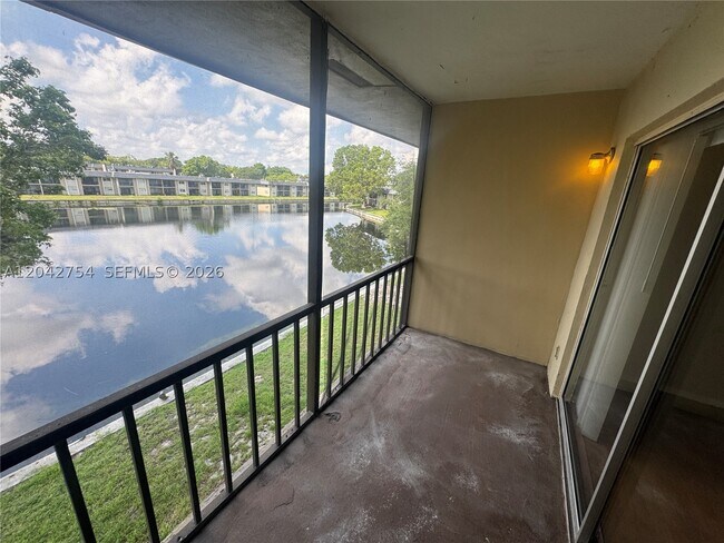 Building Photo - 7910 S Colony Cir