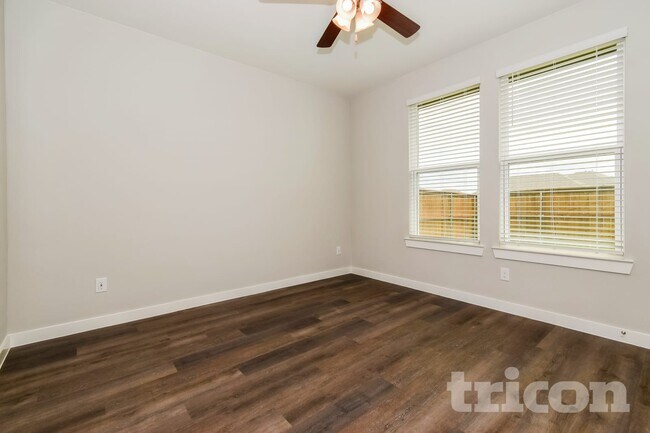 Building Photo - 2589 Dulaney Dr