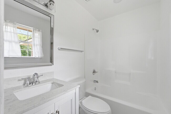 Building Photo - 406 S Maxey St