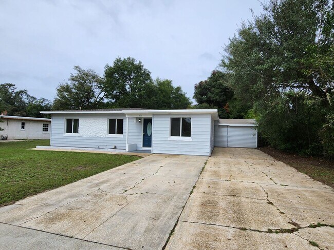 Building Photo - 606 Chaseville St