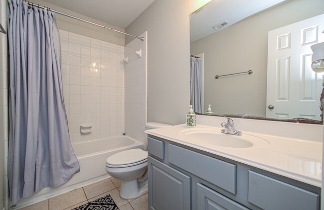 Building Photo - 26427 Sagewood Forest Dr