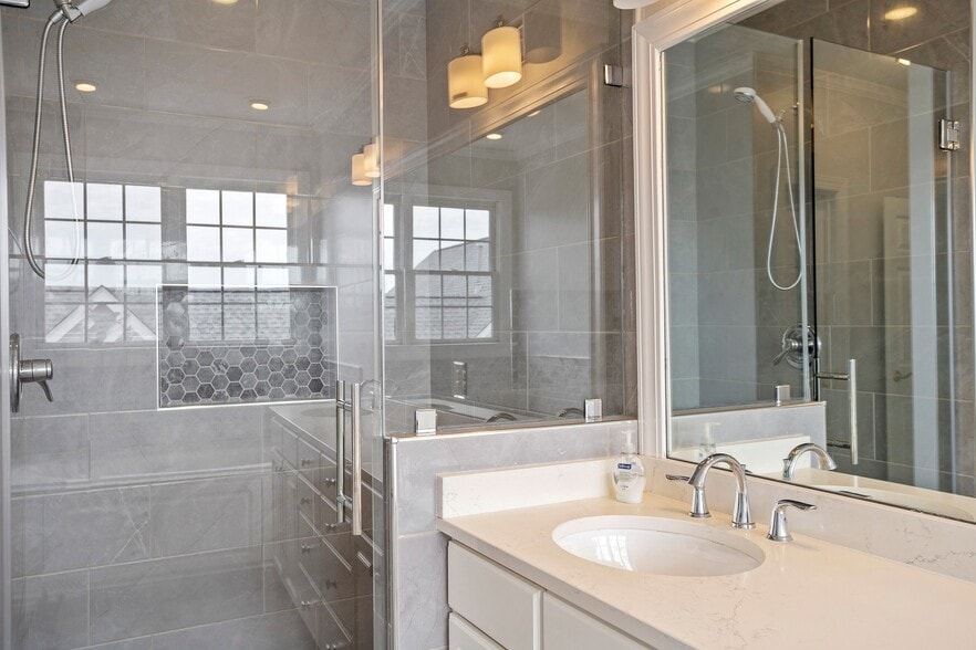 Building Photo - 507 Highgrove Dr