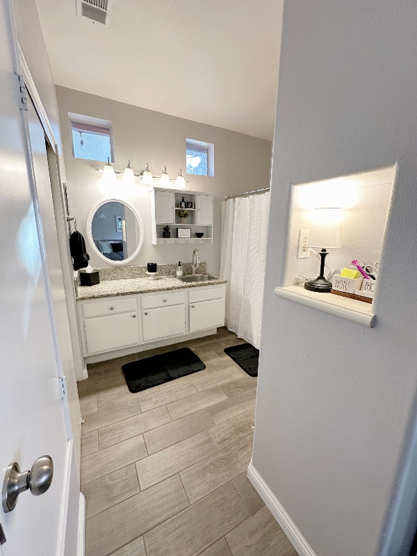 Building Photo - 39850 St Honore Dr