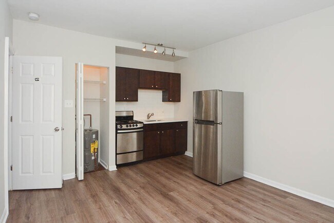 Building Photo - 1627 N Humboldt Blvd