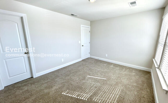 Building Photo - 4597 Winslet Dr