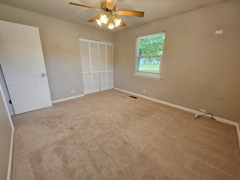 Building Photo - 103 Cedarwood Ct