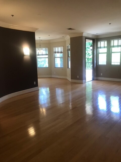 Building Photo - 1658 Camden Ave