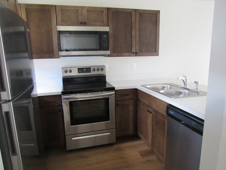 Building Photo - Mountain Man Apartments