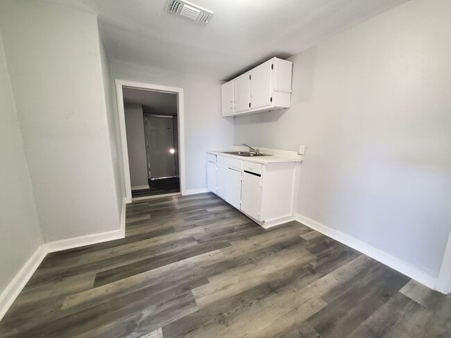 Building Photo - Affordable Remodeled 2 bedroom, 1 bathroom home COMING SOON!