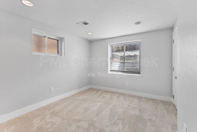 Building Photo - 1010 Newton St