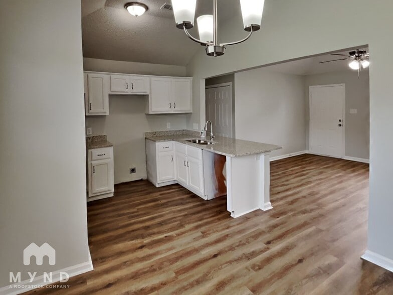 Building Photo - 4271 Wagon Trail Cove