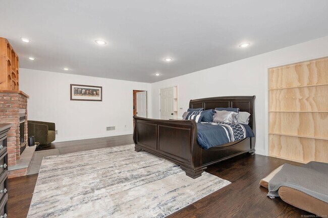 Building Photo - 17 Curtis Dr