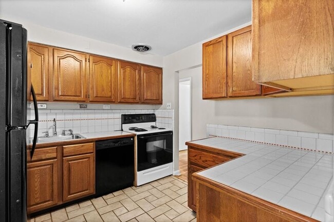 Building Photo - 1115 Bliss Dr