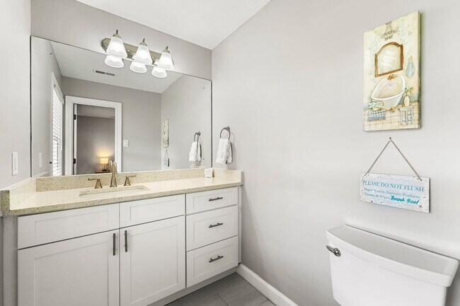 Building Photo - 441 Georgia 279-SI ID1019263P