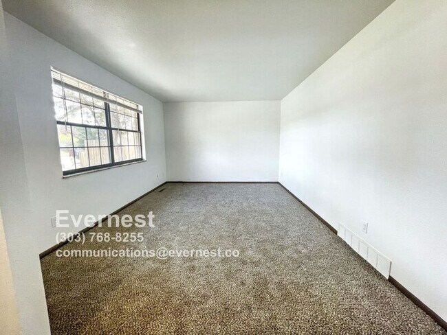 Building Photo - 2333 W 17th St