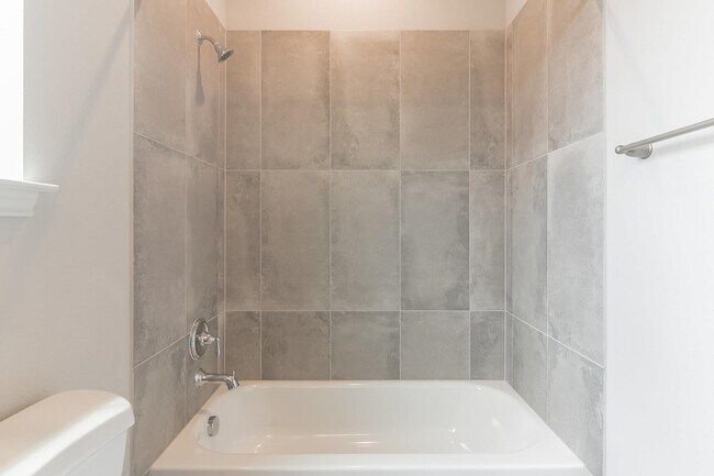 Building Photo - 125 Peruna Dr