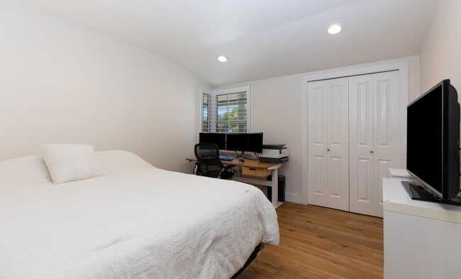 Building Photo - 5071 Del Monaco Dr