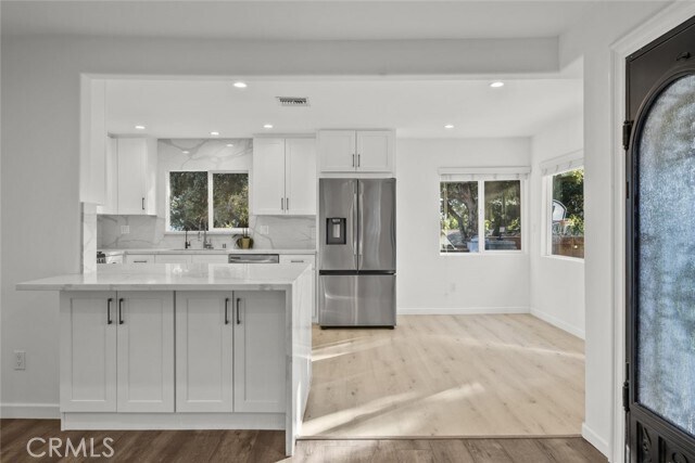 Building Photo - 4718 La Crescenta Ave