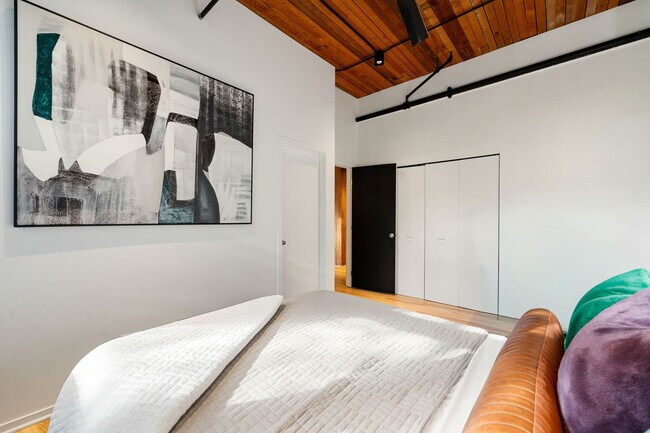 Building Photo - 1670 N Claremont Ave