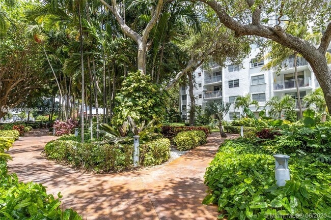 Building Photo - 723 NE 62nd St