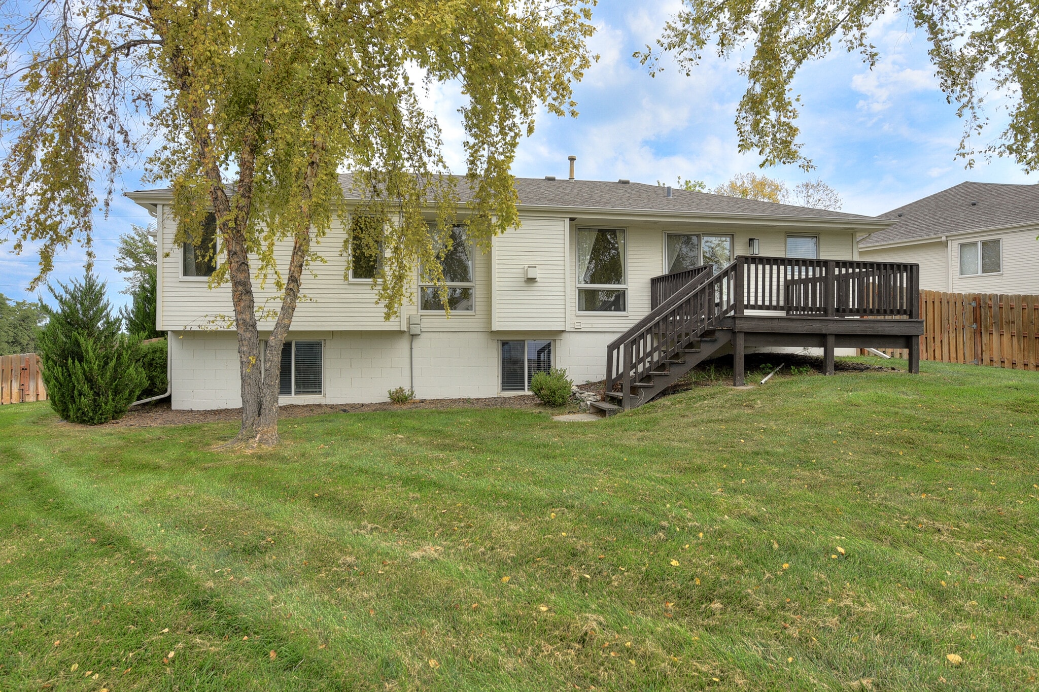 Building Photo - 15327 Parker Cir