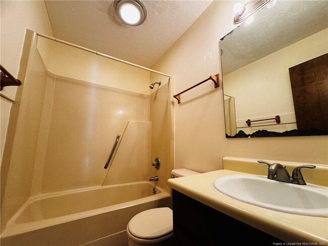 Building Photo - 446 Wilder Dr