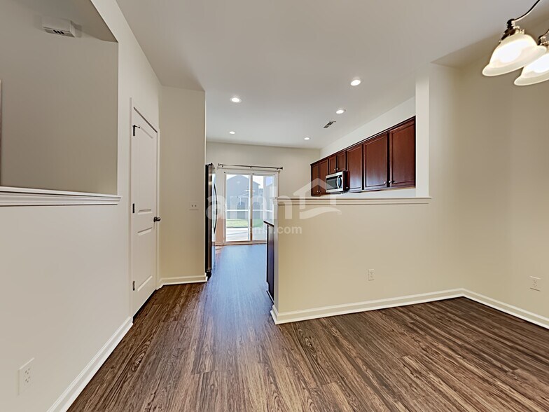 Building Photo - 271 Cameron St