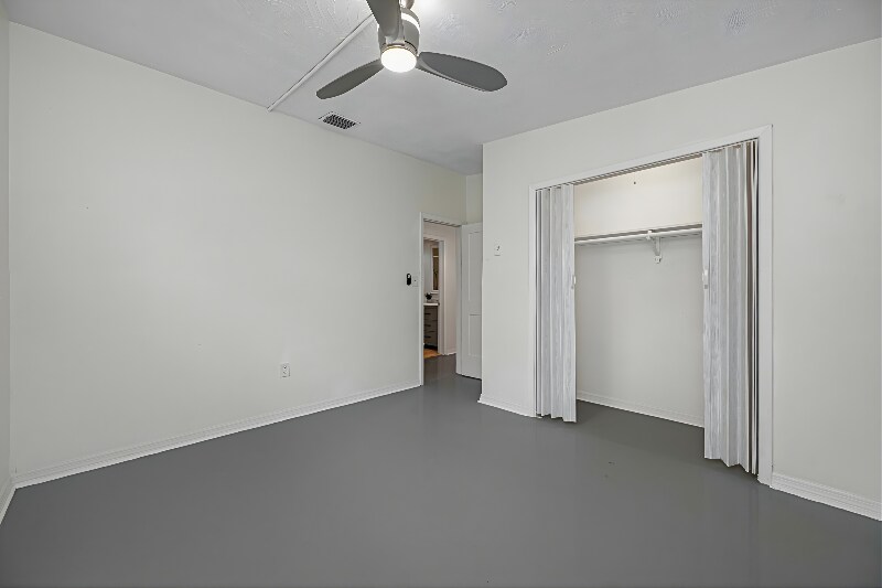 Building Photo - 1815 Apache Trail