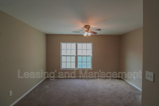 Building Photo - 8811 Kellum Dr