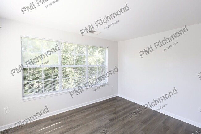 Building Photo - 604 Bristol Village Dr