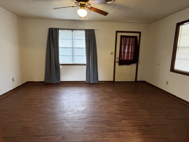 Building Photo - 213 Cazort St