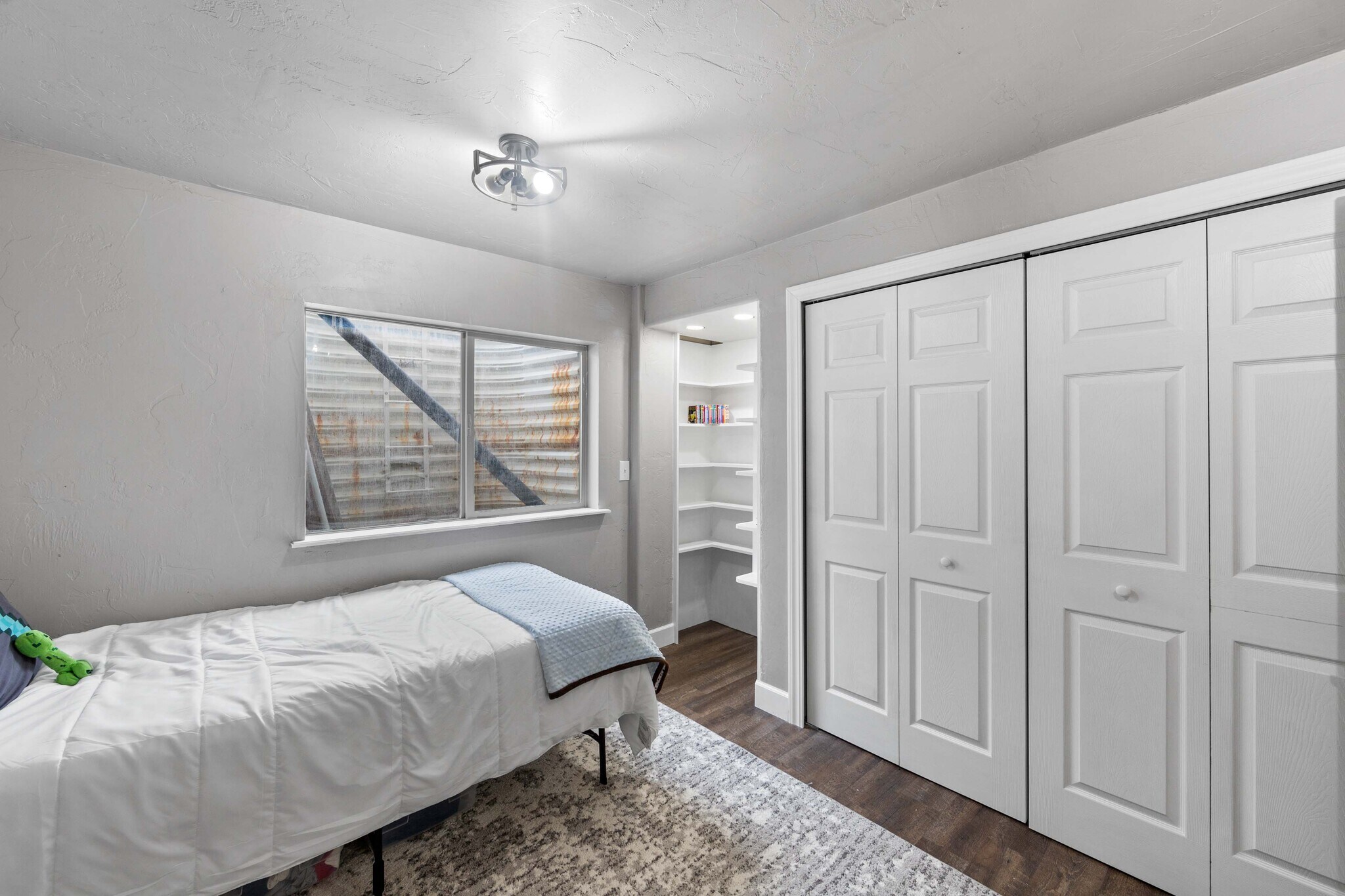 Building Photo - 7102 N Mohican Dr